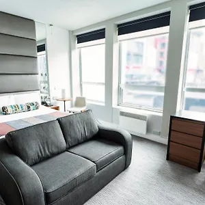 4* Hotel Sandman Signature